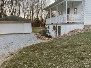 2594 Swartz Rd NE, Hartville, OH 44632