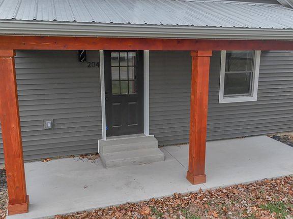 2nd image of 204 N Meadow St