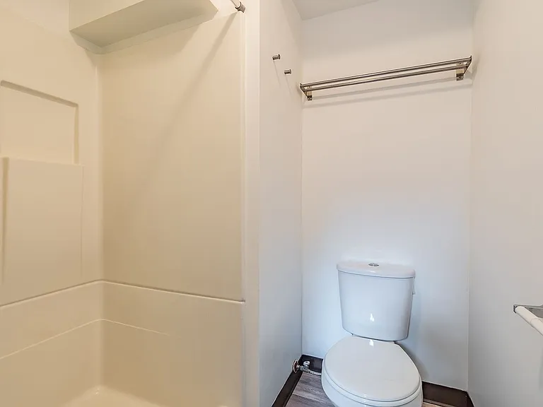 OneOne6 Apartments — Photo 24