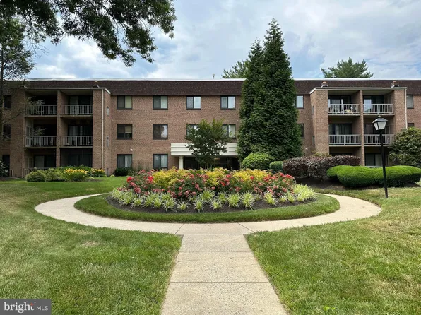 1640 Oakwood Dr #W-103, Narberth, PA 19072