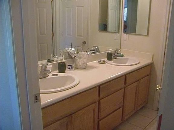 4th image of 2114 Bailey Pl