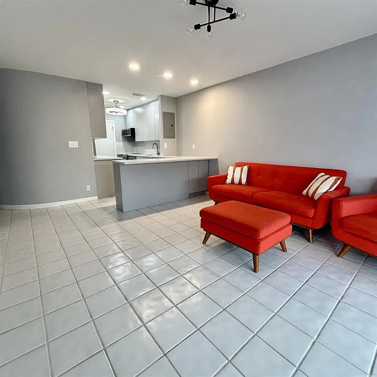 1 bed, 1.5 bath, 756 sqft, $1,600 — Photo 1