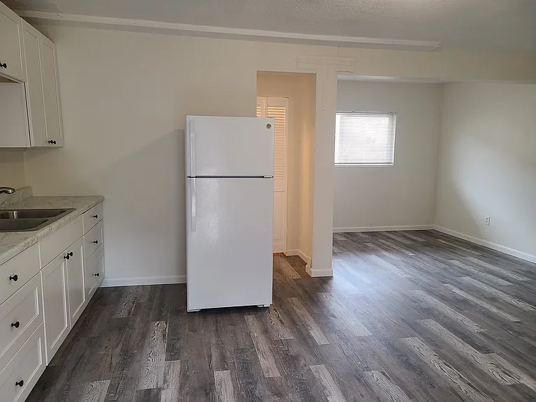 337 Brooks St #D — Photo 3