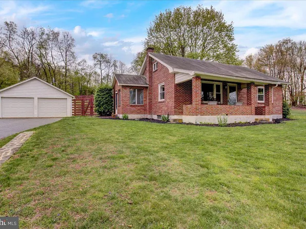 296 Forgedale Rd, Fleetwood, PA 19522