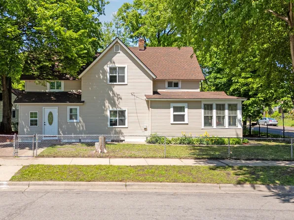 1085 Jackson St, Saint Paul, MN 55117