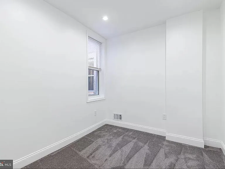 1630 N Bond St — Photo 21