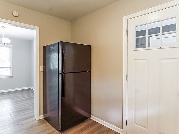 5th image of 941 Martinwood Cir