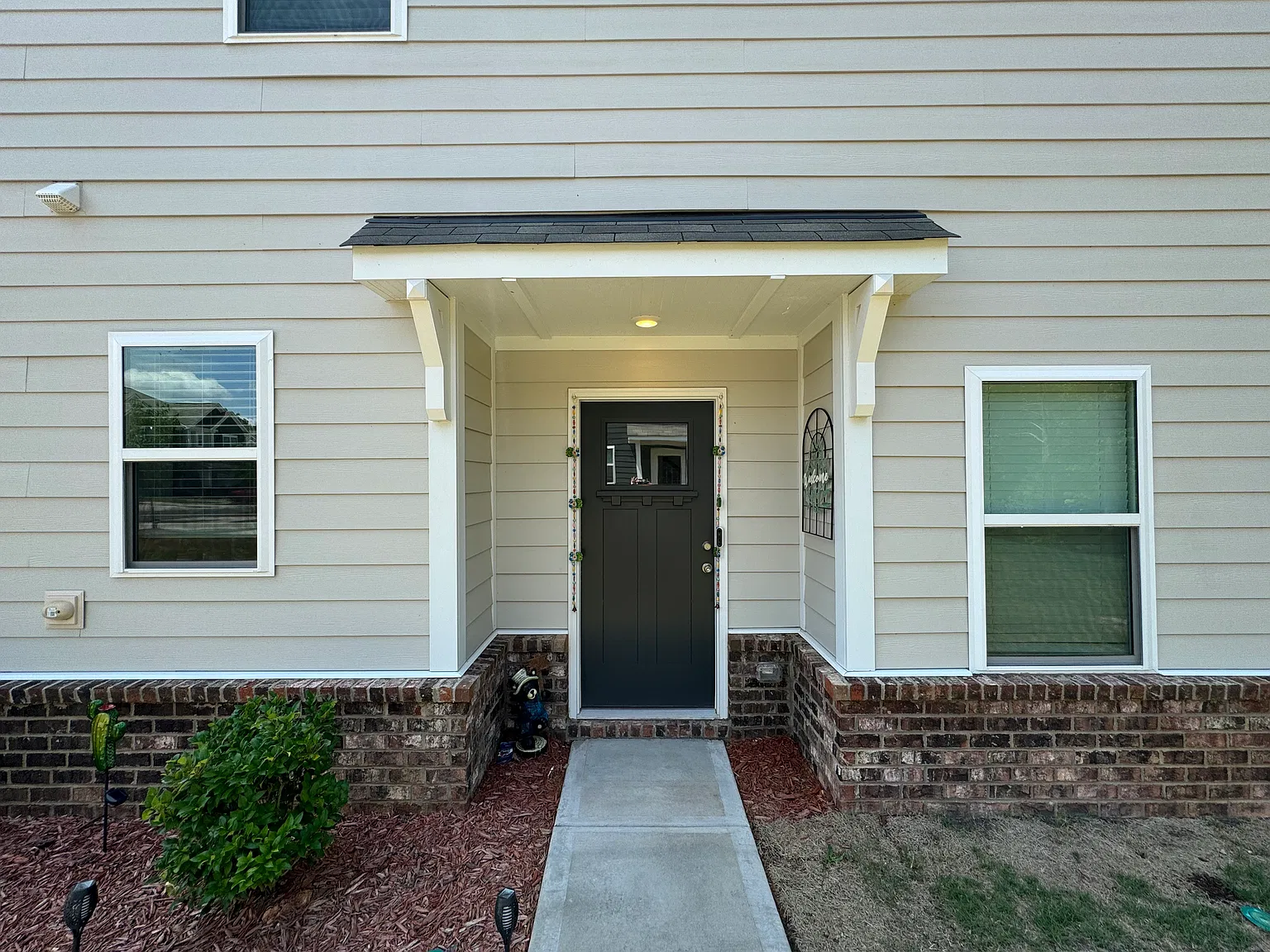 2741 Aubrey St — Photo 4