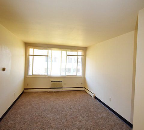 3rd image of 1309 Temkin Ave #1