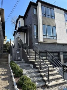 446 7th St #A, Palisades Park, NJ, 07650