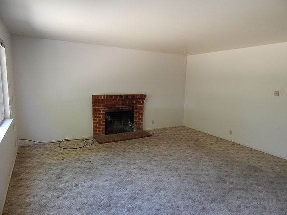 3rd image of 559 Sonora Ave