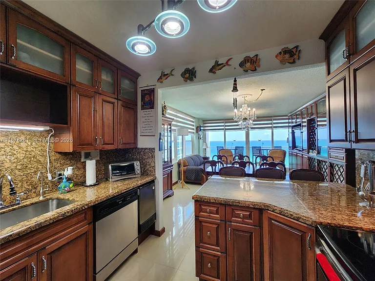 3505 S Ocean Dr #1006 — Photo 8