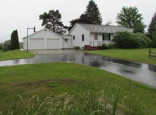 2135 W Seidlers Rd, Midland, MI 48642