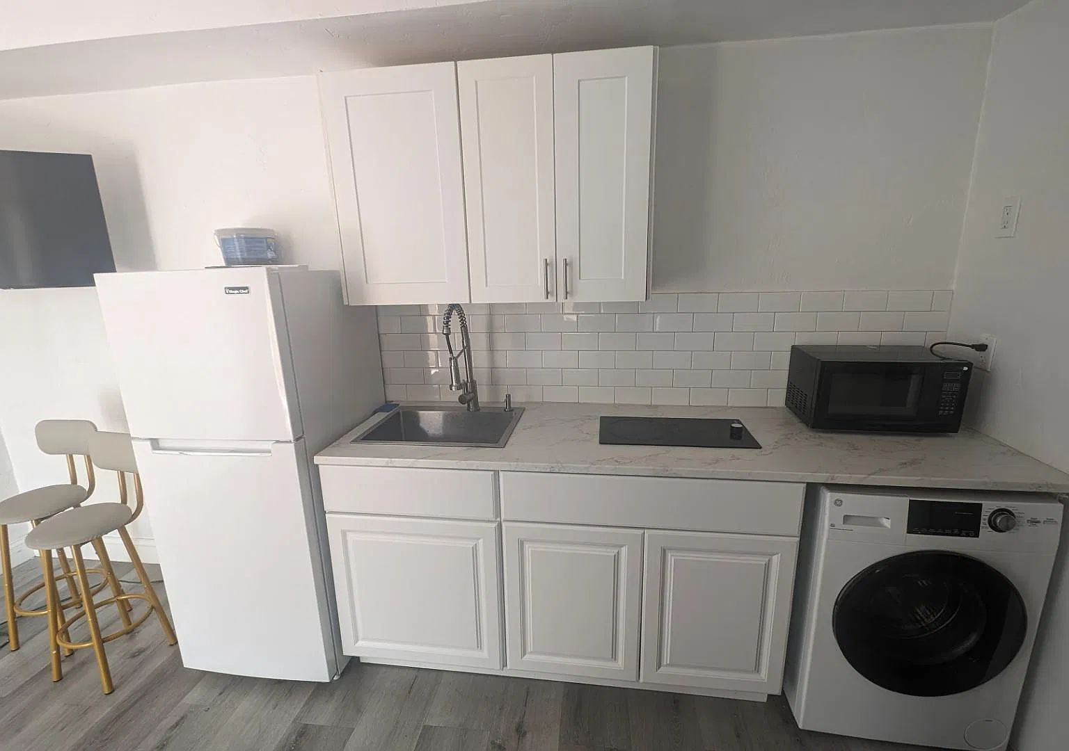 2822 Pine Tree Drive - 1B — Photo 4