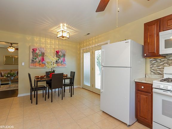 5th image of 17550 Winston Ct