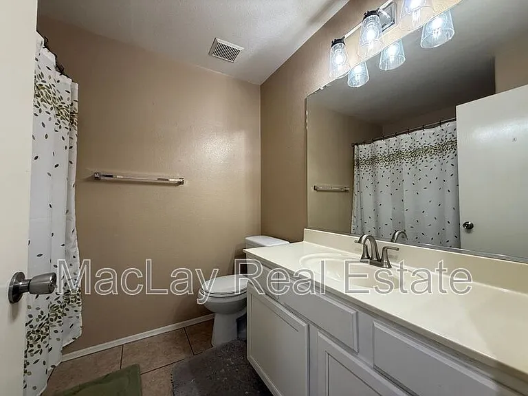 450 W Musket Pl — Photo 19