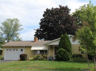 100 Howedale Dr, Rochester, NY 14616