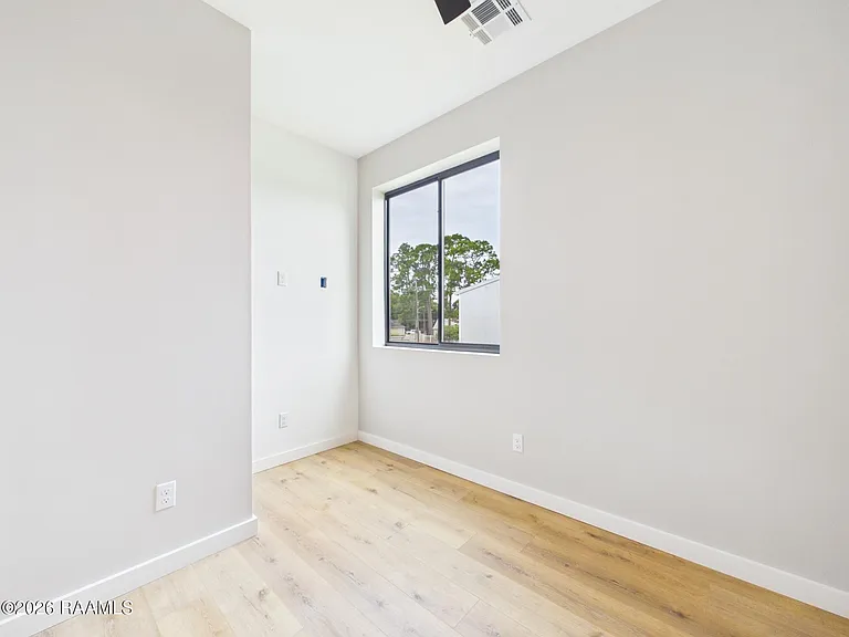 1120 S Washington St #101&201 — Photo 34