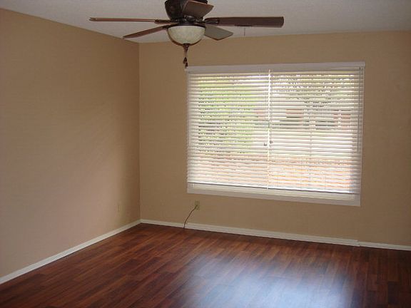 5th image of 2657 Parkview Dr