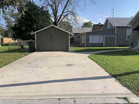 4th image of 1210 Front St