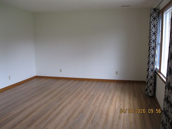2nd image of 627 13th Ave N