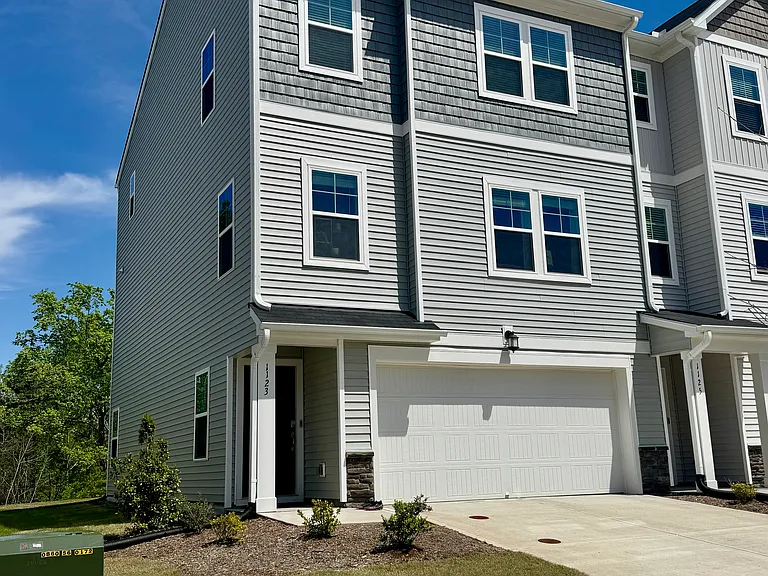 1123 Lily Loch Way — Photo 1