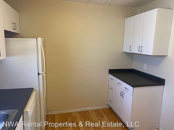 3rd image of 522 W Maple St APT 12