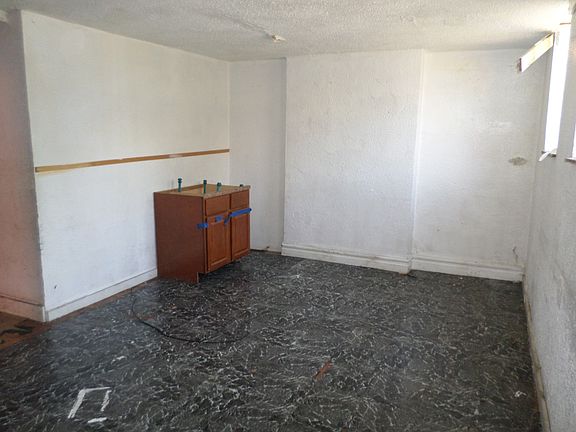 3rd image of 4639 Elmbank Ave