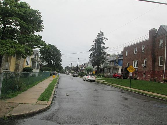 4th image of 919 Myra Ave