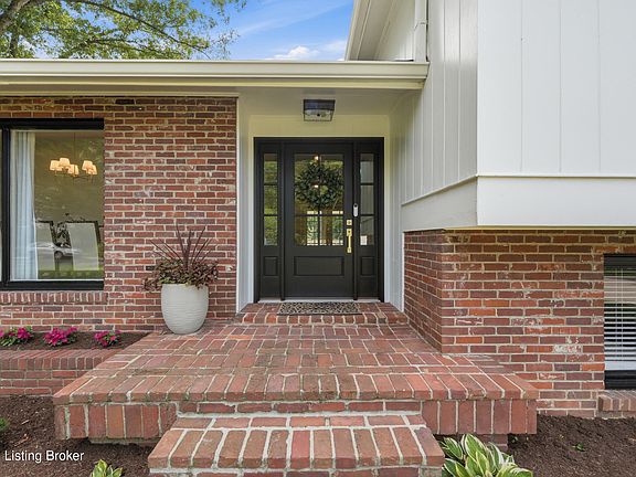 3rd image of 116 Sweetbriar Ln