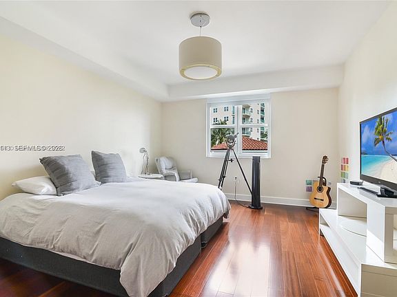 4th image of 19900 E Country Club Dr APT 620