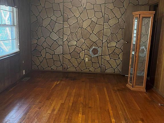 4th image of 818 Buskill Ave