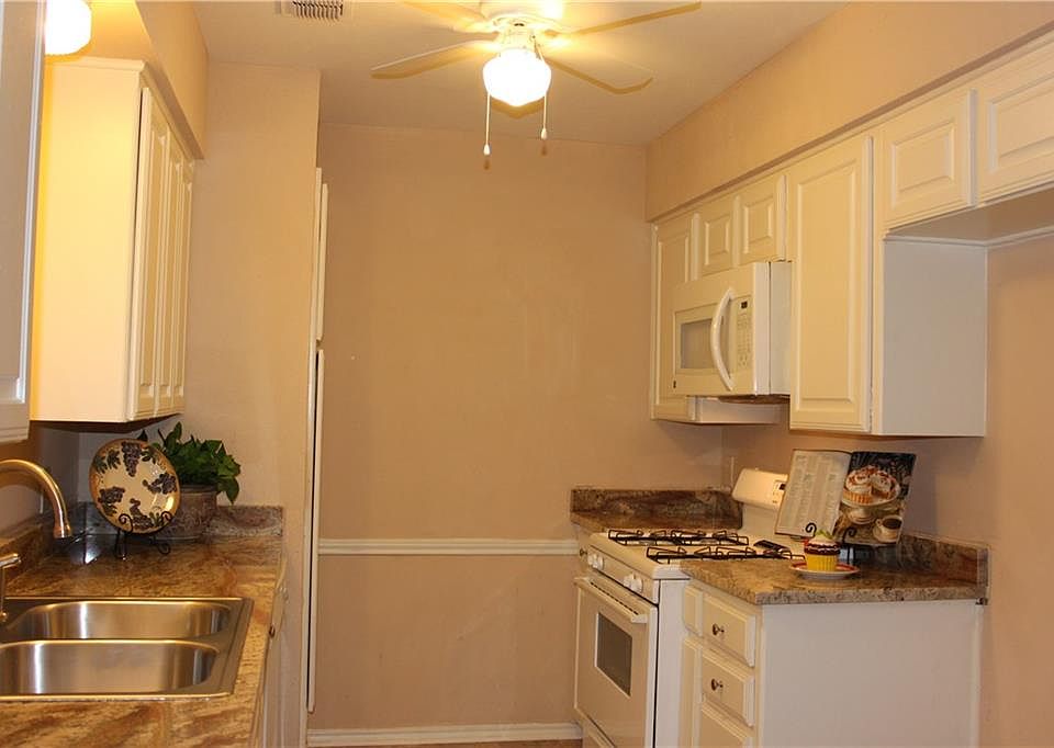 1st image of 2417 Jewell Dr