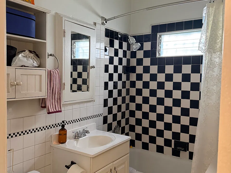 6270 Commodore Sloat Dr #101