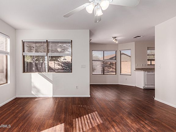 4th image of 43762 W CAREY Drive