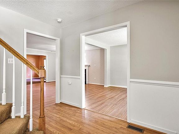 4th image of 3909 Shillingford Dr