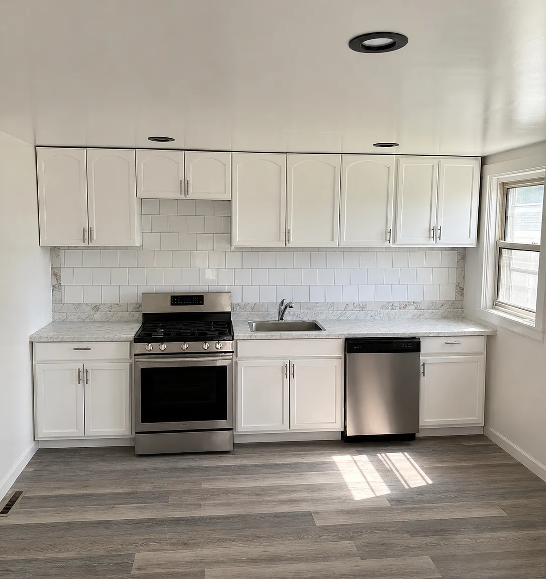 3 bed, $2,400 — Photo 1