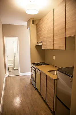 Rented by COASTLINE NEW YORK INC | media 12