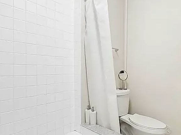 5th image of 636 E 14th St APT 4