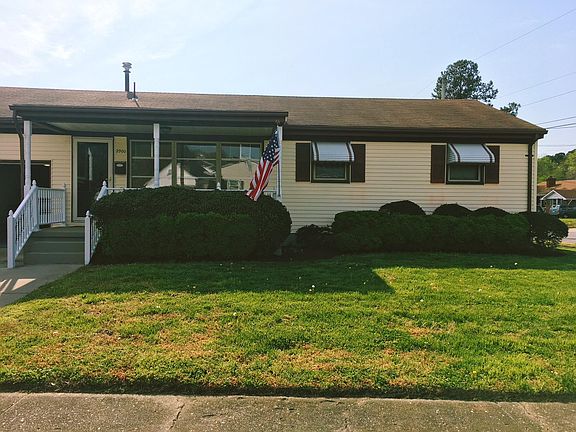 3rd image of 2900 Walden St