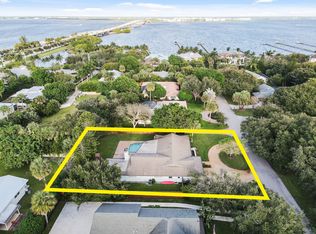 8 Copaire Rd, Sewalls Point, FL 34996