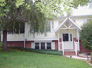 1609 Georgia Ave, Hendersonville, NC 28739