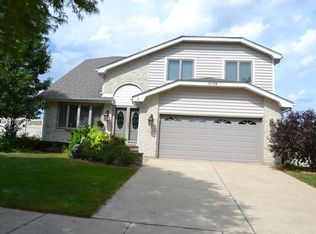 8748 W 98th St, Palos Hills, IL