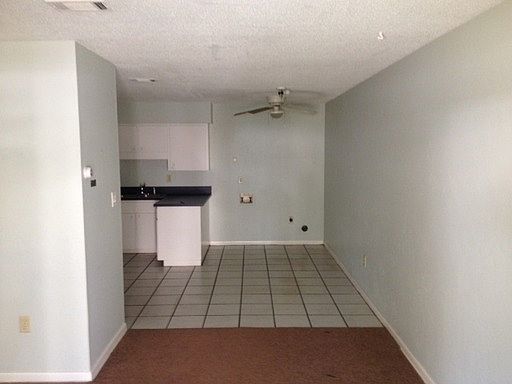 1st image of 915 NW 40th Ave