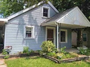 5570 Forest Dr, Monroe, MI 48161