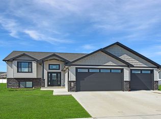 3508 21st St SE, Minot, ND 58701