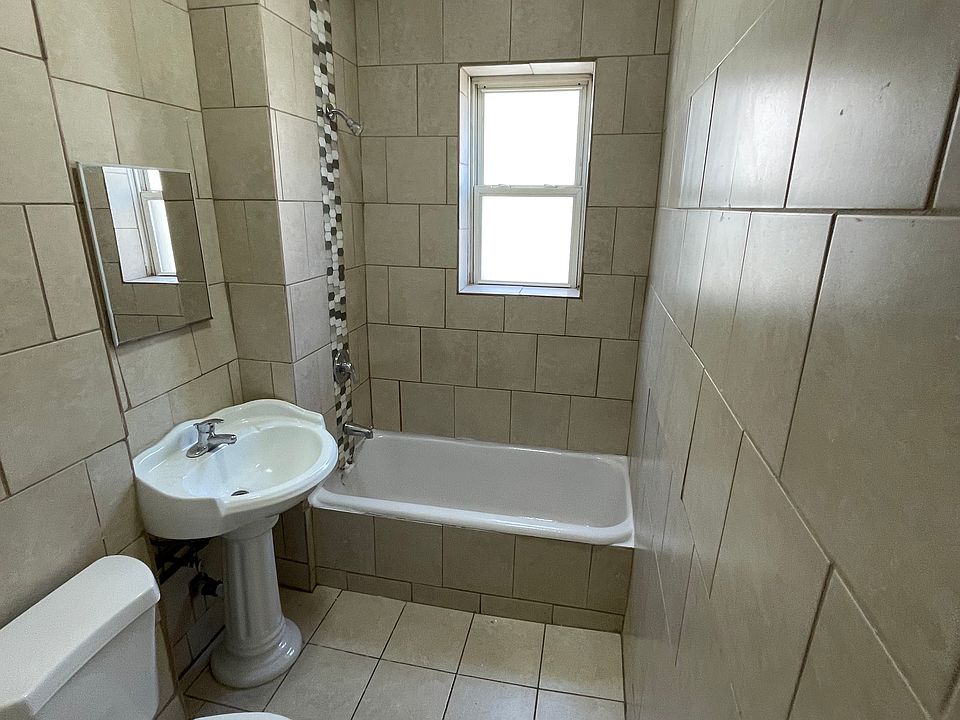 1st image of 220 Roseville Ave #402F