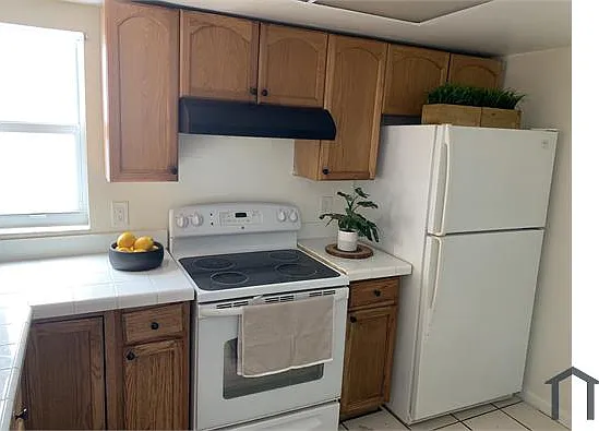 3 bed, $3,200 — Photo 2