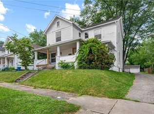 29 Stewart St, Struthers, OH 44471