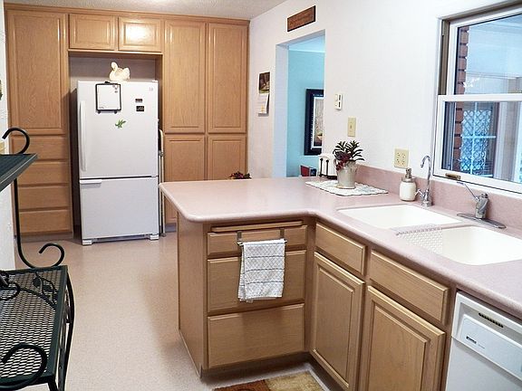 5th image of 790 N Bergeson Dr